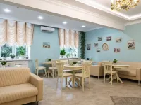 Hotel and Coffee House Palermo Hotel berhampiran Stesen Vykhino