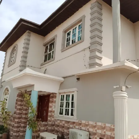 First Laurel Hotel & Suites