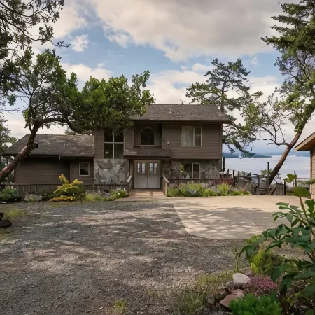 SaliHaven: Oceanfront 3 Br 3 Beds 3.5 Ba + Gym
