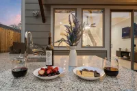 Luxe Montrose Retreat with Heated Pool/Spa, King Beds and Mini-Golf - Private Pool
