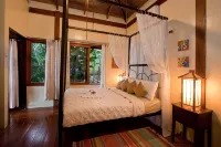 Balinese Inspired Villa w/Panoramic Views & Pool. A/C in All Bedrooms
