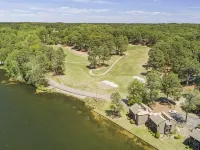 Renovated, Lakefront, Pinehurst #5, Ground Level, 2BR, 2BA, Pool, WiFi, Cable Hotels in Pinehurst