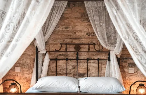 Lazaros Stonehouse - Homestays