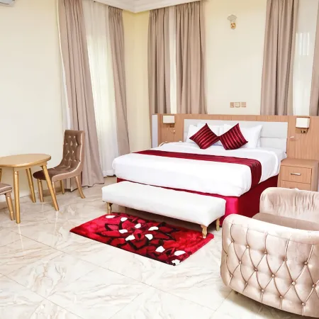 Elegant Hotel & Suites by City Green