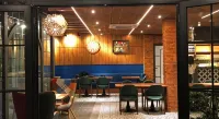 Ly KY Hotel - 2-Star