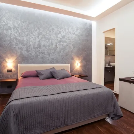 Glam House