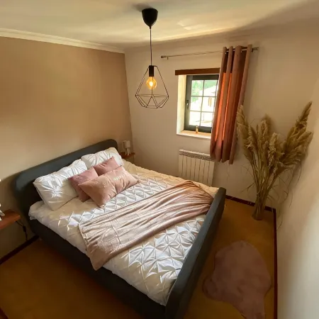 Typical house with swimming pool Hotels in Valenca
