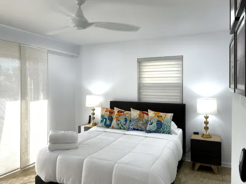 Serenity at Coco Plum's Hidden Waterfront Hideaway, Marathon - บังกะโล
