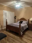 Wonderful House on Weiss Lake! Two piers and nearby boat launch. Sleeps 16 - 3-Star