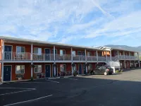 Cactus Tree Inn Hotels in Oliver