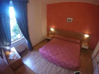Hotel 2000