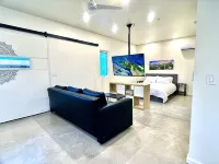 Modern Studio Home w/ Private Yard  SolMod #2 - Bungalows