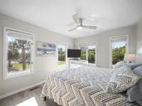 Sea Glass B- Upscale Beachfront Retreat & Pool - 3성급