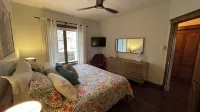 One bedroom condo fully equipped with Fireplace - Jacuzzi