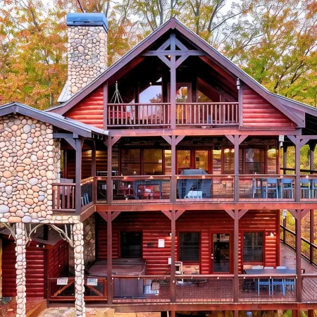 Summit-Level Luxury: Views, Hot Tub, Games and 15 minutes to town!