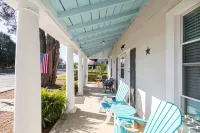 The Lyellton House: 6 Bd 4Ba - Steps to Shops & Shore - Pet Friendly