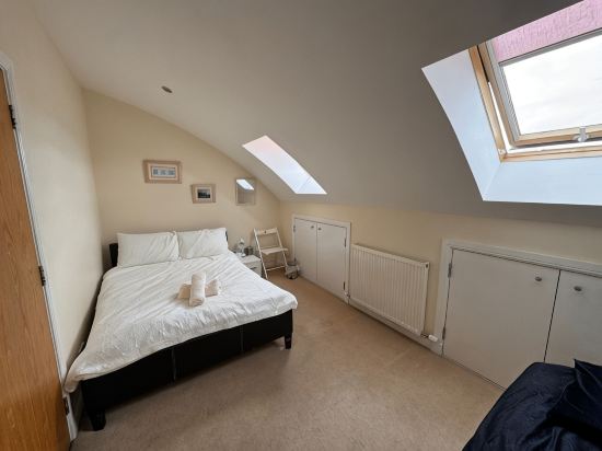 Convenient Edinburgh City Centre 2 Rooms + Parking