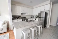BRAND NEW 3 bedroom house minutes from Niagara Falls - Wifi
