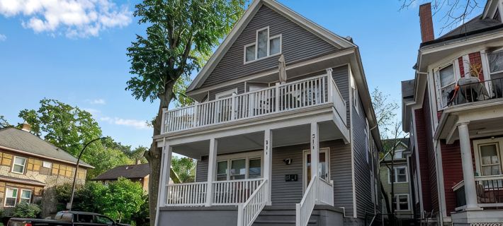 Family-Friendly 6-bedroom house in Charming Buffalo with WiFi, AC Hotels in Buffalo