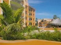 Villas de Cortez, Beachfront, 24 Picklebball Cts, Poolside, ,  1 Br Condo,