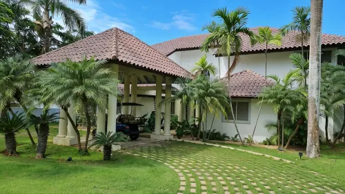 Luxurious Golf view Villa - بيت ضيافة