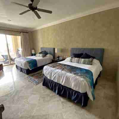Ocean View Villa at a 5 star Resort/Spa on Medano Beach Rooms