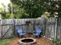 Downtown Boyne City Cottage: Walking distance to everything! Hoteles en Boyne City