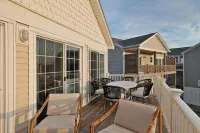Coastal Getaway with Pool and Beach Access - Linens Included