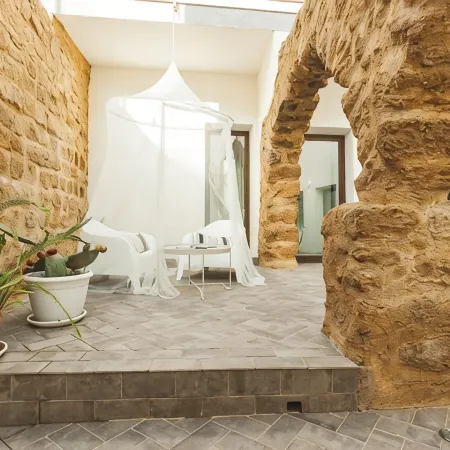 Cortile Baronello