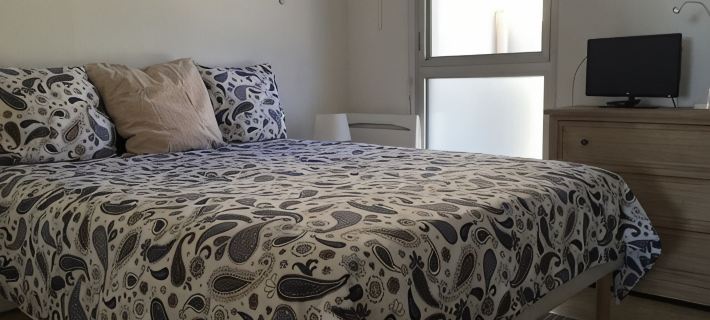 Cassis, Apartment with terrace, sea and cliff views. Private parking, Wifi. Hotels in Cassis