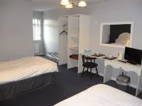 5 Corners Guest Inn