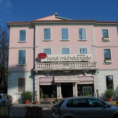 Hotel Michelangelo Отели в г. Форли