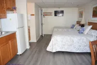 Alouette Beach Resort - Motels
