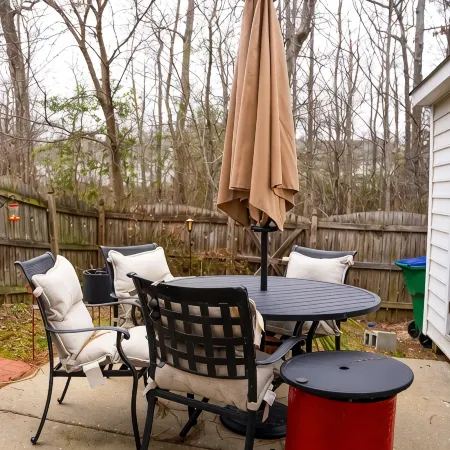 Charming 3-bedroom townhome with WiFi in delightful Richmond