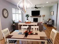 Beautiful Modern Farmhouse Hoteles en Keizer