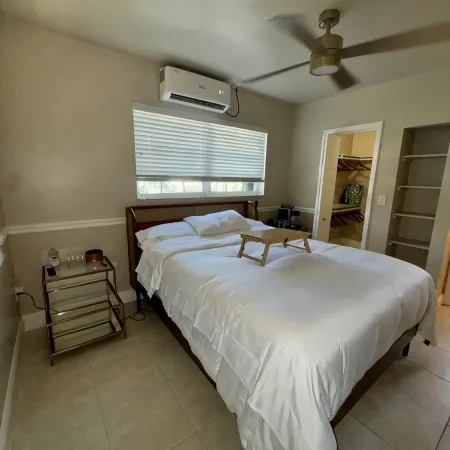 Chic studio with WiFi and AC in superb Cutler Bay