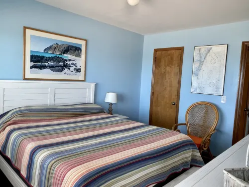 Lovely Oceanfront Condo w/ Vast Top Floor Views; Pool; WiFi/Cable; Quiet; 2 Max - 3-Star