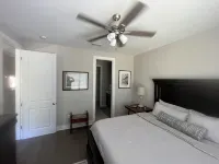 College Football Playoff Condo, 5 Min. to Stadium and 1.5 Miles Off the Square.