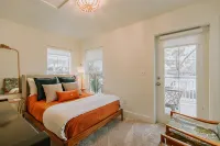 Mermaid's Muse - close to beach & downtown Ocean Springs! Includes golf cart! - Country Houses