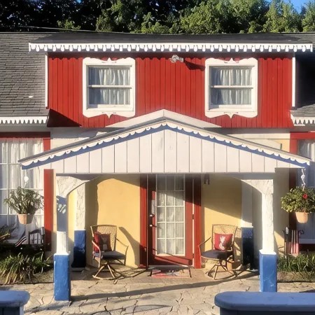 3B/1FB/Kitchen, Center of Town, The Cottage @ the Manor