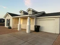 New Luxury Styled Cottage Home with TV in each room. - 3-Star