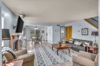 Spacious townhome - 2-bedrooms with King Beds in quite cul-de-sac - sleeps 6 - Boutique