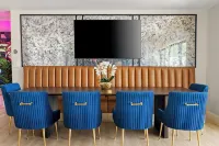 Sexy Boutique Estate in Fun Size - Swank Chill Vibe - Mill Ave - Spring Training - สระว่ายน้ำส่วนตัว