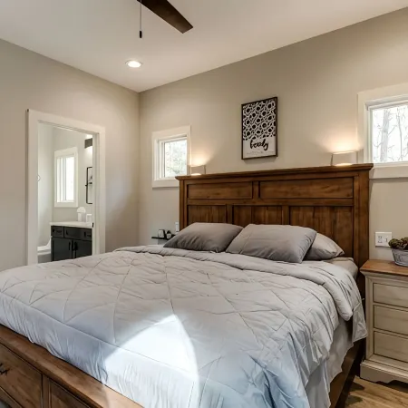 3-Br Luxury Home with Hot Tub & Arcade Games