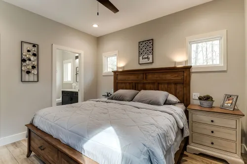3-Br Luxury Home with Hot Tub & Arcade Games - Wifi