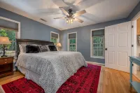 Lake Lure-Rumbling Bald-Large Family Friendly-No Steps 1st Floor-Games/Playroom - 4 stjerner
