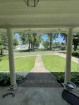 Charming 4-bedroom, 2-bath cottage, dog friendly, AC, WiFi, 1 block to beach - 3-Star