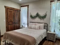 Tranquil Treasure House in Terrace Lakes Golf Resort - 3-Star