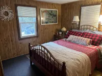 Cozy Adirondack Cabin w/ Deck [~15 minutes to Gore Mountain] - Chalets