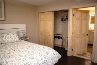 Secluded Cabins on Private Stocked Pond Hot Tub. Ping Pong. Arcade. Master Suite - Chalets